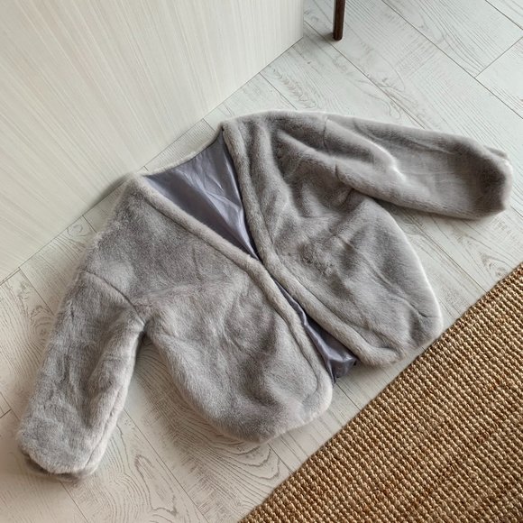 Faux fur coat - fits small or medium - Picture 1 of 1